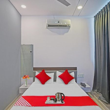 סוראט Hotel O Sky View מראה חיצוני תמונה