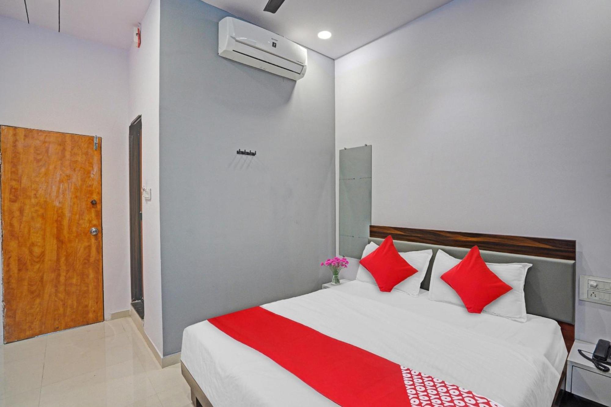 סוראט Hotel O Sky View מראה חיצוני תמונה